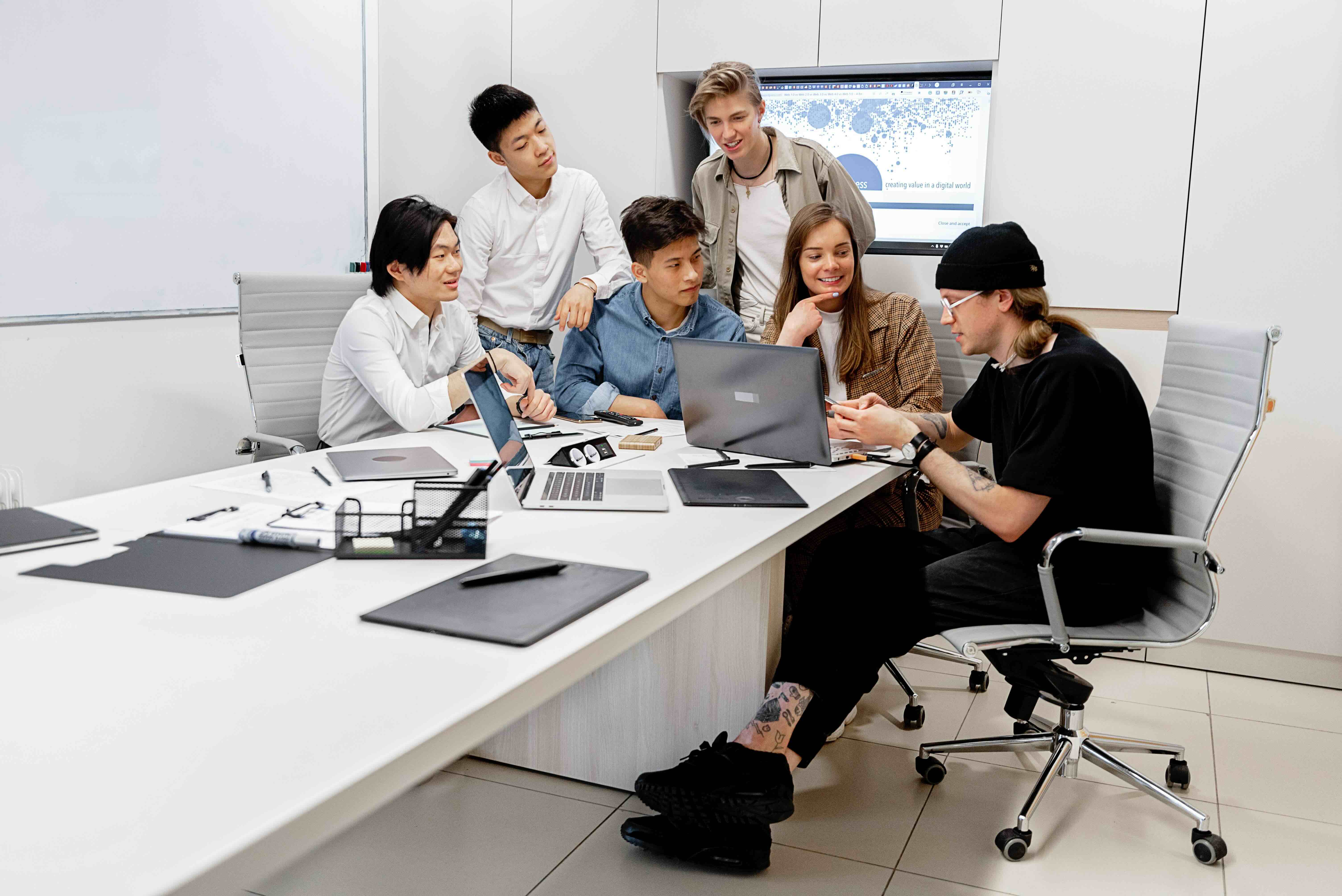 what is collaborative video editing